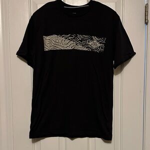 Dakine Black Tee with Abstract Graphic Hawaii